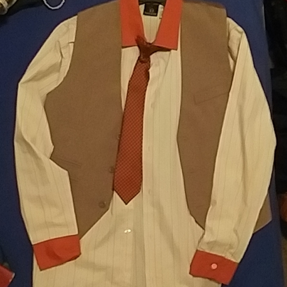 Suit shirt with tie